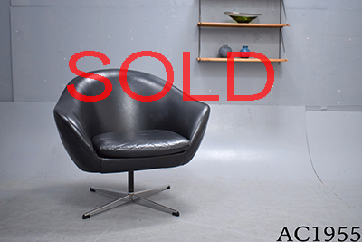 1960s swivel chair | Black leather