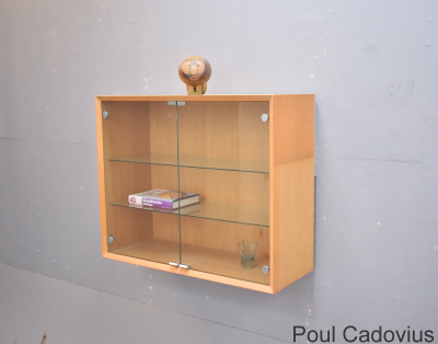 Poul Cadovius glass display cabinet | Light oak