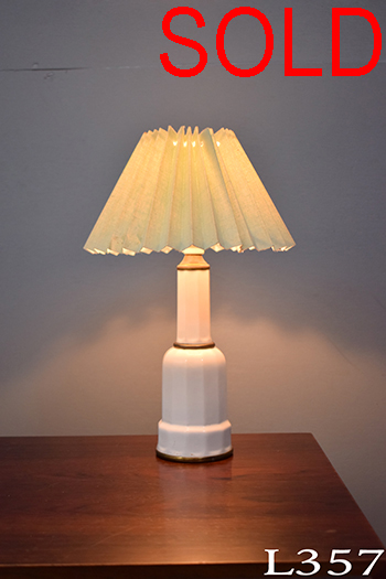 Small table lamp in white ceramic | Sholm