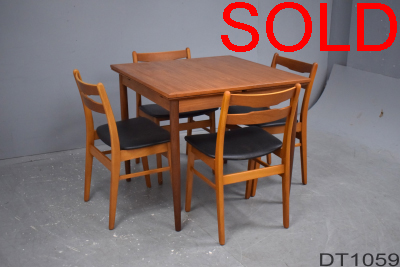 Draw leaf dining table in teak | Square top