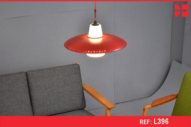 Vintage red pendant light in metal and opeline glass