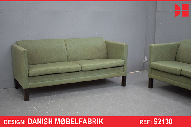 Box frame 2 1/2 seater sofa in green upholstery | Danish Mobelfabrik