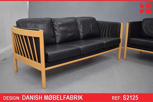 3 Seater black leather sofa with beech frame | Stouby