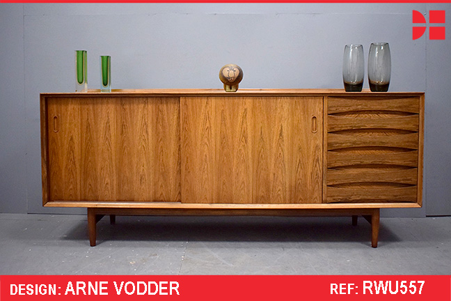 Vintage rosewood sideboard | Arne Vodder model OS29  