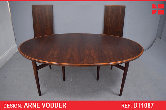 Arne Vodder extending oval dining table in rosewood - Model 212