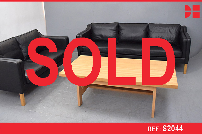 Danish design 3-seater black leather box sofa with oak legs