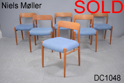 Niels Moller set of 6 model 75 chairs | Blue fabric