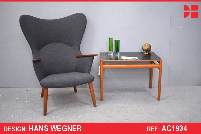 Hans Wegner MAMA BEAR armchair | Model AP28