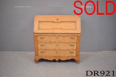 Solid oak bureau with writing desk & secret compartment