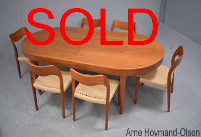 Very large dining table in teak | Arne Hovmand-Olsen