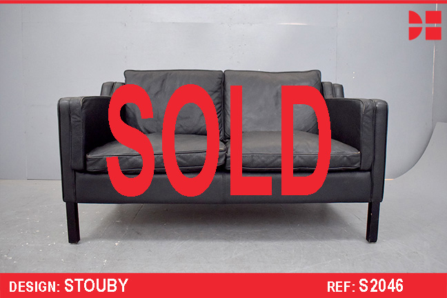 Classic vintage Ox-leather box frame 2 seat sofa | Stouby