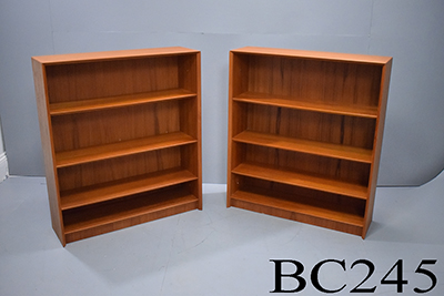Teak bookcase with 3 shelves