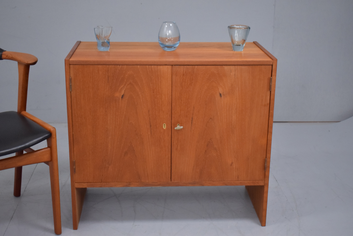 Vintage teak cabinet deals