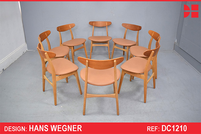 Set of 8 Hans J Wegner CH30 dining chairs - Vintage oak 