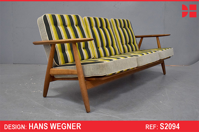 Model GE240 Cigar sofa design by Hans Wegner