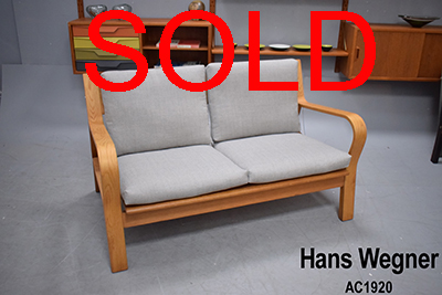 Hans Wegner oak 2 seat sofa | GE671