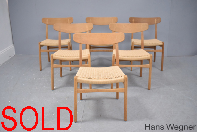 Hans Wegner set of 6 oak dining chairs | Model CH23