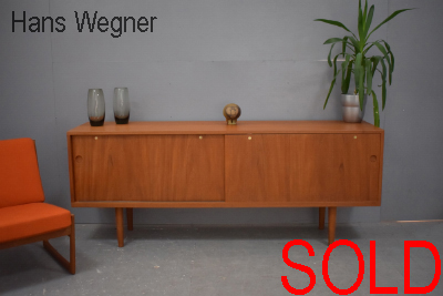 Hans on sale wegner sideboard