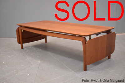 Hvidt & Molgaard solid teak coffee table | Drop leaves