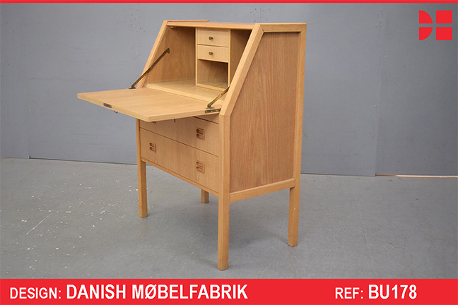 Vintage ladies writing bureau in light oak with locking writing surface