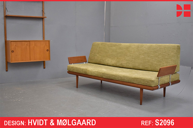 Peter Hvidt & Orla Molgaard Minerva daybed in vintage teak
