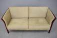 Modern 2 seat Asmara sofa with mahogany frame | Skalma - view 4