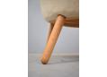 Tapering round oak legs on Pot chair model AP26