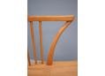 Beautiful curved leg braces are very elegant on this Windsor chair