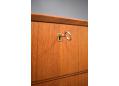 The top drawer is lockable and 1 key is supplied.