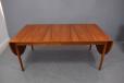 Both central leaves added making a comfortable table for 6 to use.