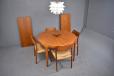 Vintage teak dining table with 2 extra leaves | Jorgen Linde - view 2