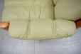 Pistachio green leather 3 seat sofa with teak frame | Ekornes - view 10