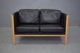 2 Seater black leather sofa with beech frame | Stouby - view 3