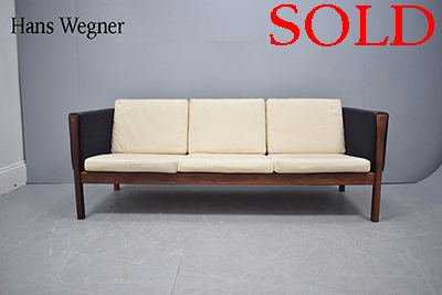 Hans Wegner sofa AP63 in rosewood |Re-upholstery project 