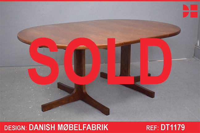 Vintage rosewood dining table with pedestal leg | Danish Mobelfabrik