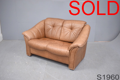 Small 2 seat sofa in brown leather | Skalma