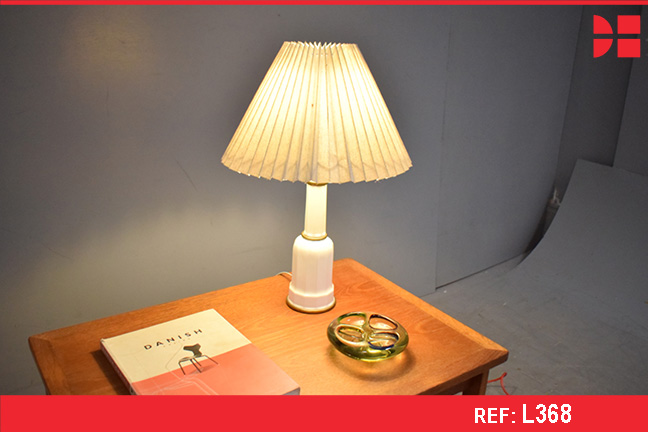 White ceramic table with blue shade | Soholm