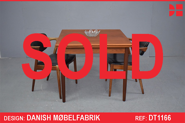 Compact vintage teak dining table with 2 pull-out leaves | Danish Mobelfabrik