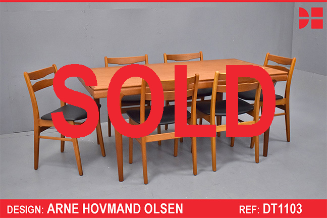 Vintage teak dining table with 2 pull out leaves | Arne Hovmand Olsen design