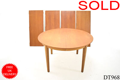 Vintage Teak round dining table - 1960s Danish design